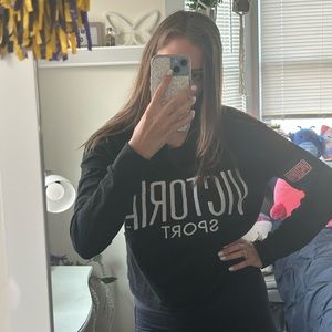 Victoria Sport Black Cropped Sweatshirt